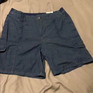 Style & Co Shorts Women’s 10 NWT